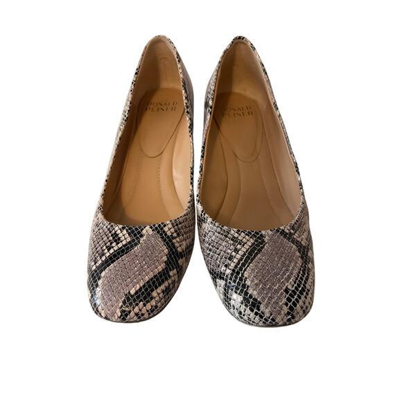 Donald Pliner Audry 8.5 Snake Skin 2.5 in Pump Closed Toe Heel - Picture 2 of 8